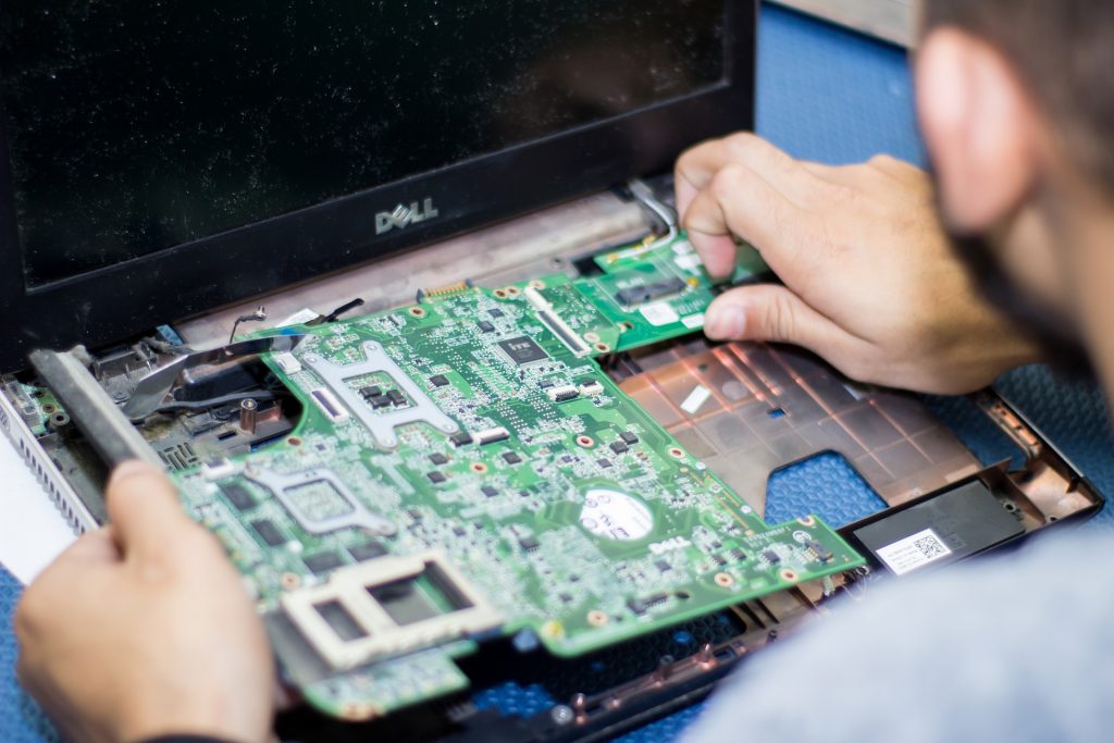 Having issues with your laptop and searching for a laptop repair Sydney?
Laptop being repaired at cell phone rescue. 